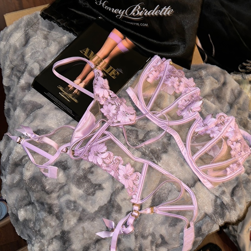 Beautiful lavender set by HB. Bra 32 G, thong and garter small
